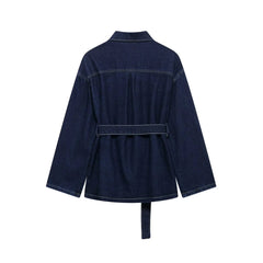 Women’s Belted Denim Utility Jacket with Structured Collar and Relaxed Fit