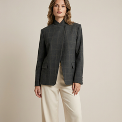 Women’s Oversized Checkered Blazer with Structured Shoulders and Modern Tailored Fit