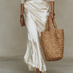 Anaïs – Elegant Satin Midi Dress